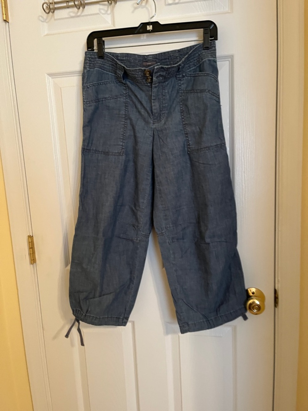 Liz Claiborne Casual Chambray Cropped Jeans - Blue